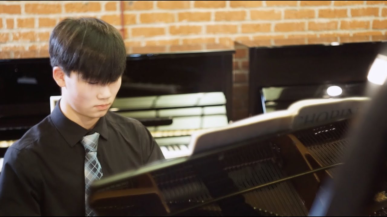 Schimmel Model C169 Grand Piano at Classic Pianos Portland (16yr old Pianist Nolan Tu)