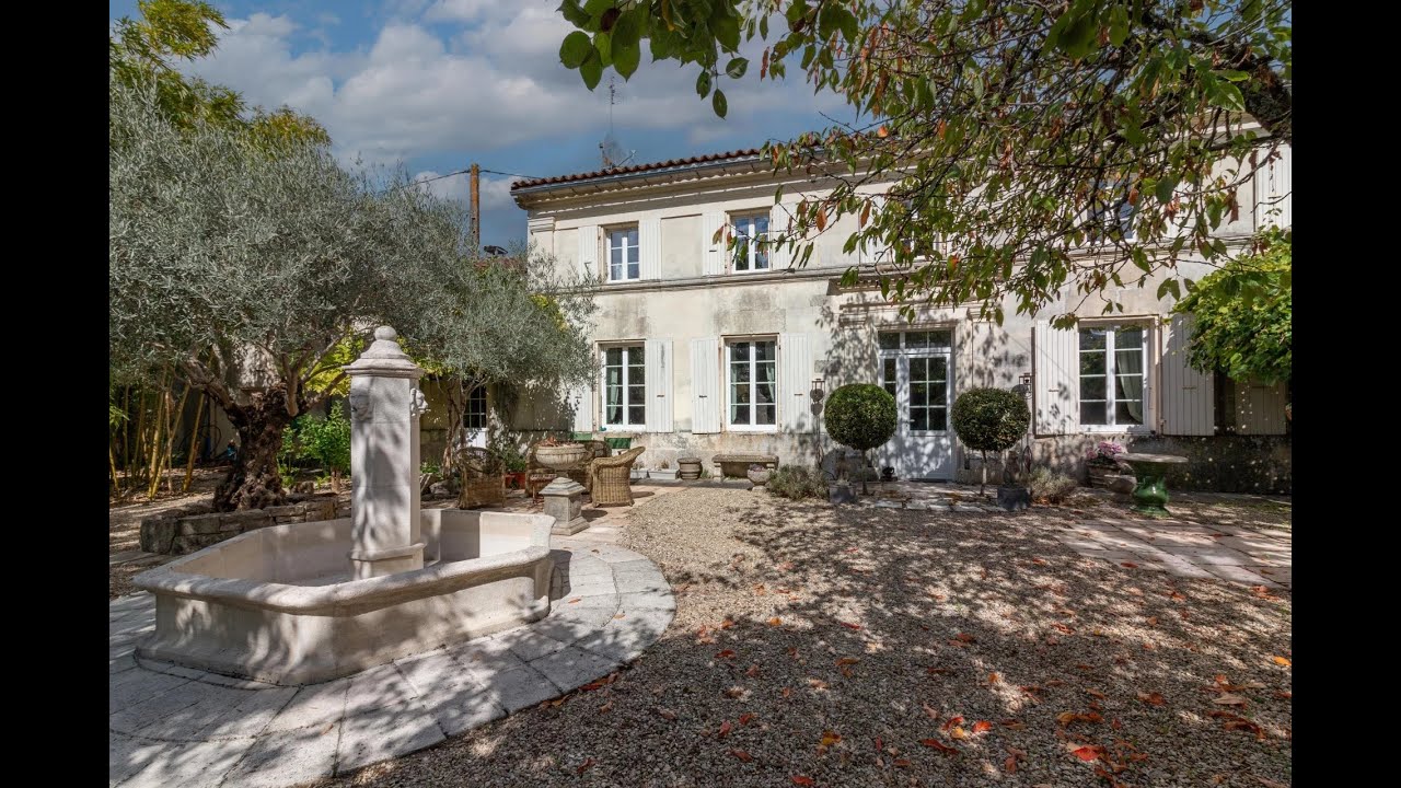 Belle maison Charentaise traditionnelle près de Cognac