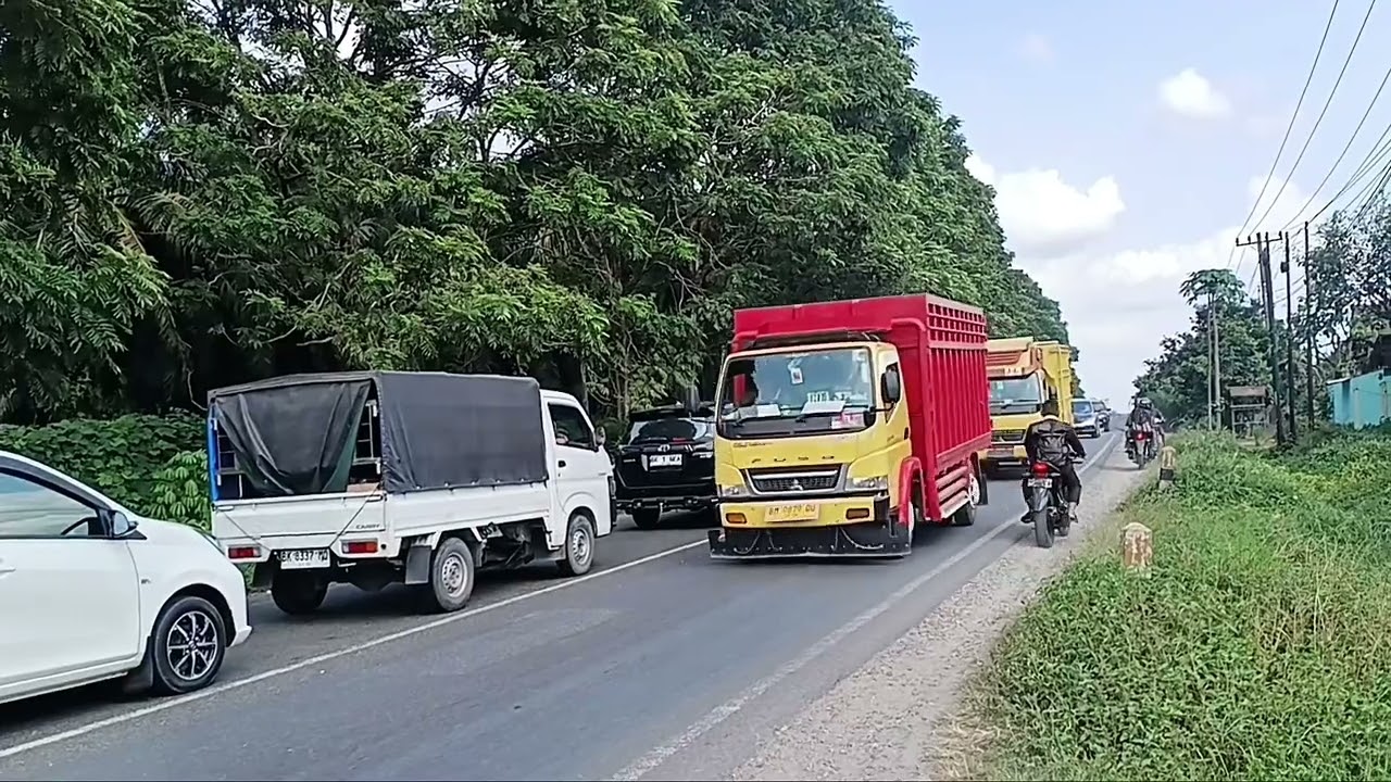 Dua kecelakaan disatu tempat..kemacetan terjadi 