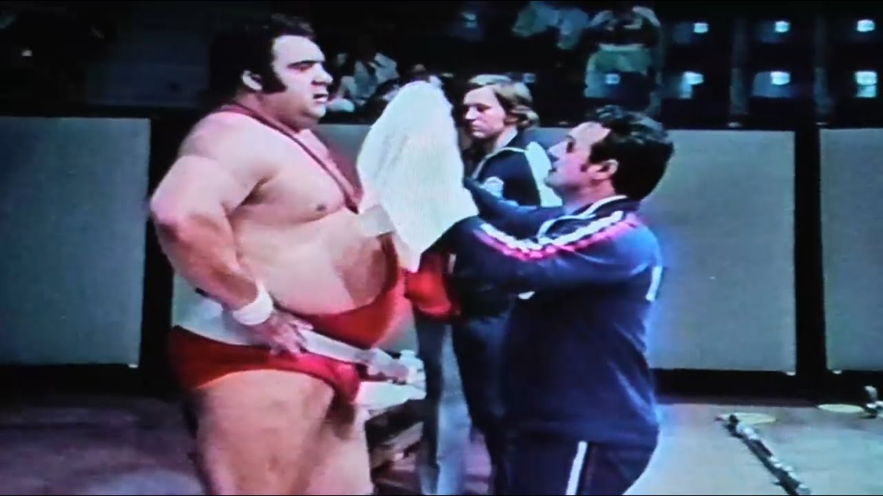 Supergreul Vasili Alexeev invinge la Olimpiada din Montreal 1976