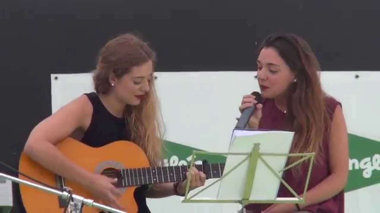 SOFIA & NURIA EN CONCIERTO( Corte Ingles Eibar ) Alberto
