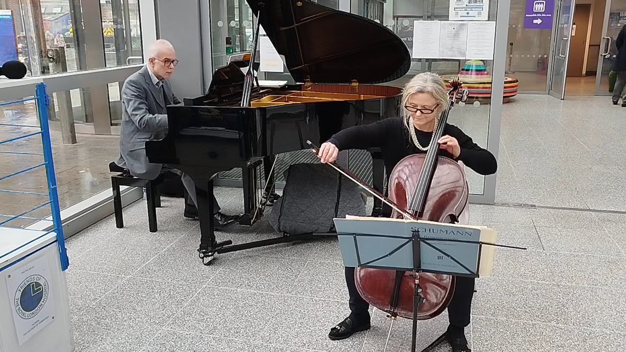 Music @ The Royal London Hospital - Holger Aston (piano) and Annie Ashton (cello) make lovely music 