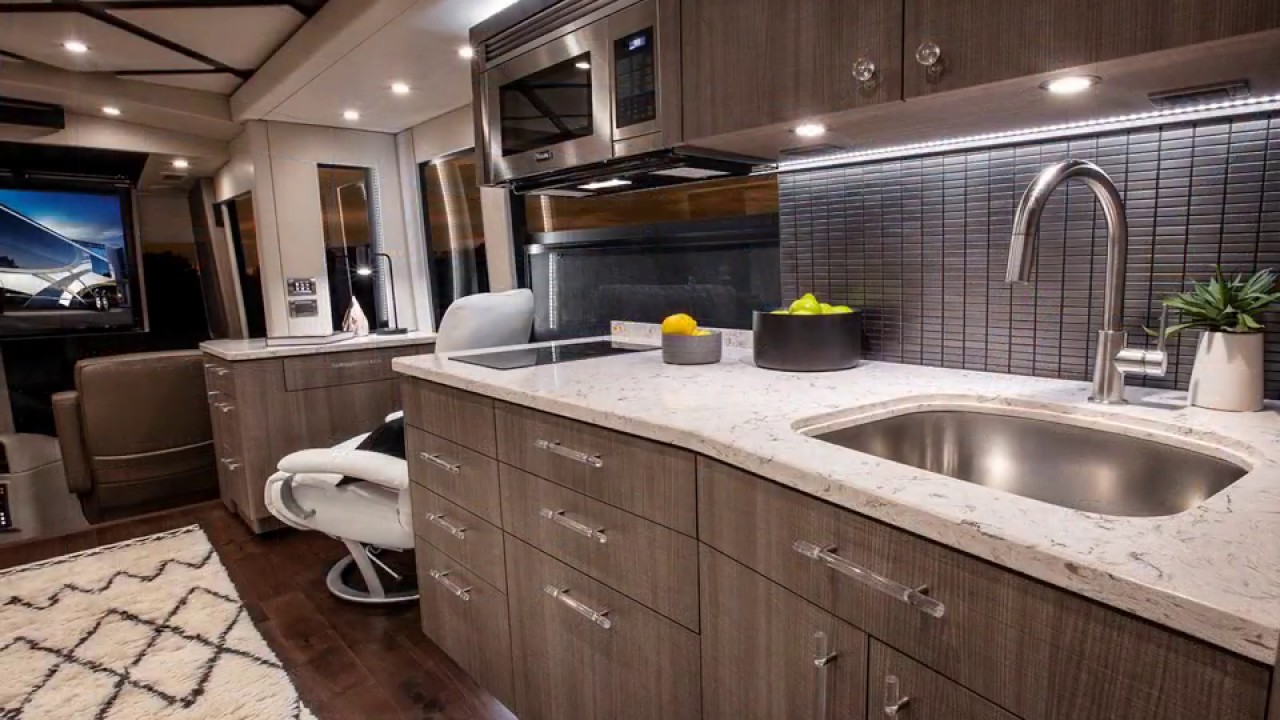 Million Dollar Motorhome - Featherlite  #3579
