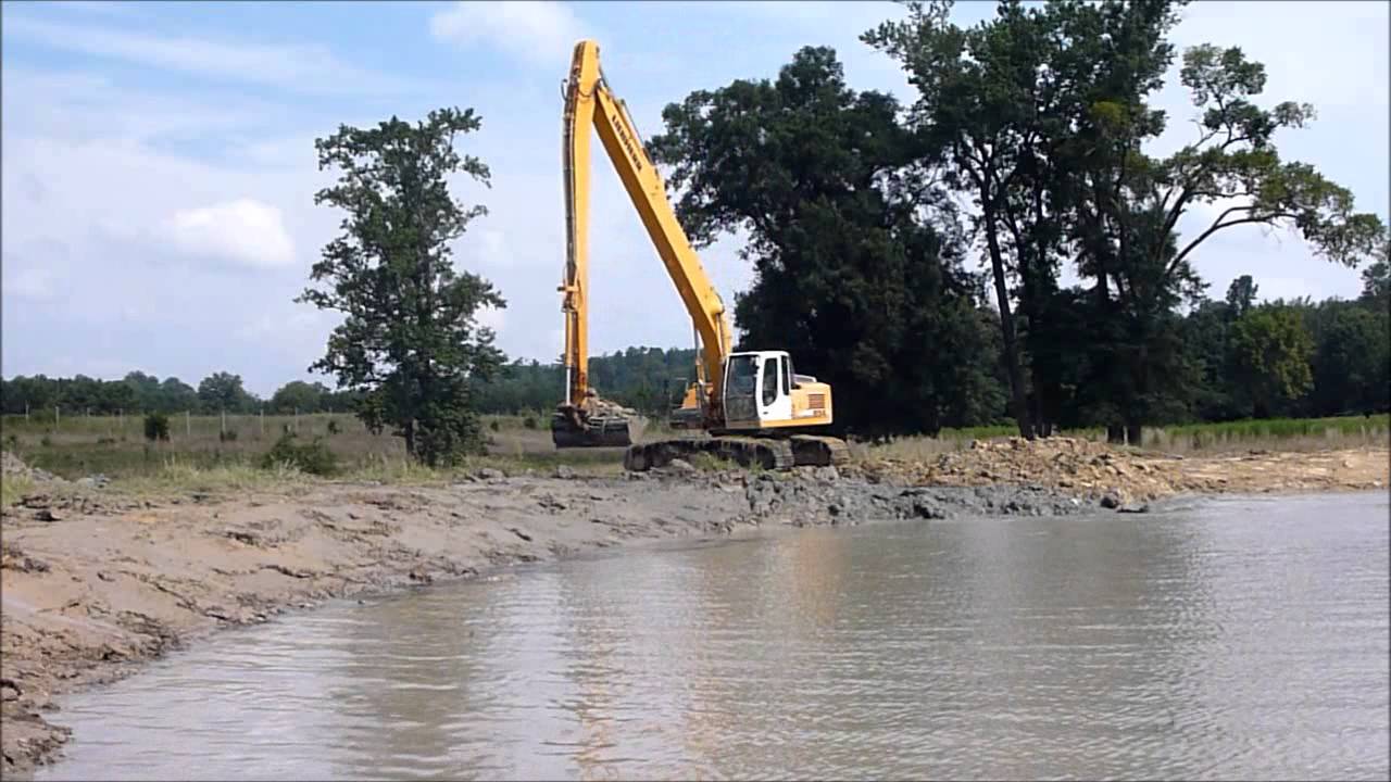 Liebherr 934 Long Reach Excavator Dredging Pond