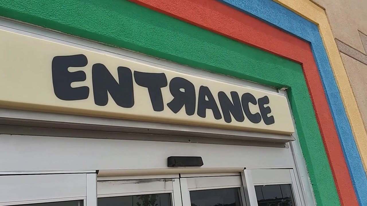 ABANDONED 75th St. Toys R Us. Downers Grove IL