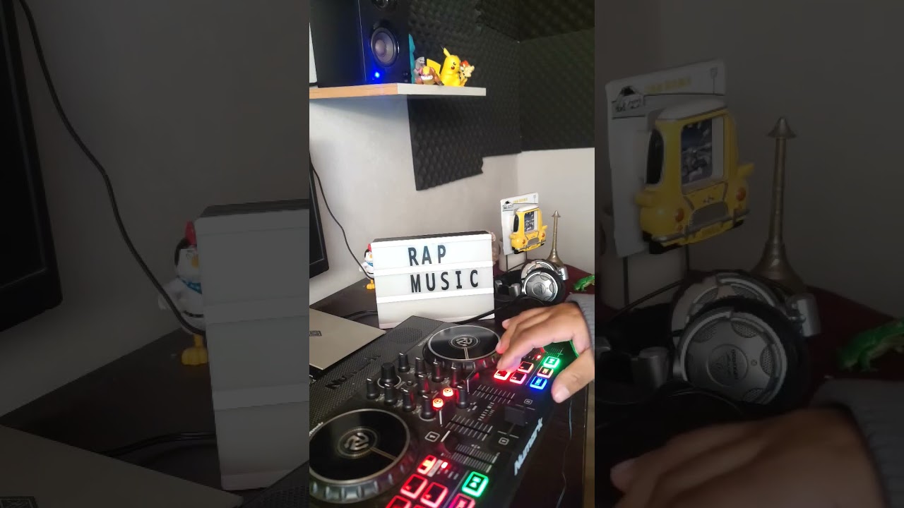 Boom Bap Rock Beat on DJ Controller 🔥 #youtubeshorts #rock #rap #fypシ #oldschool #boombaprapbeat 🎛️