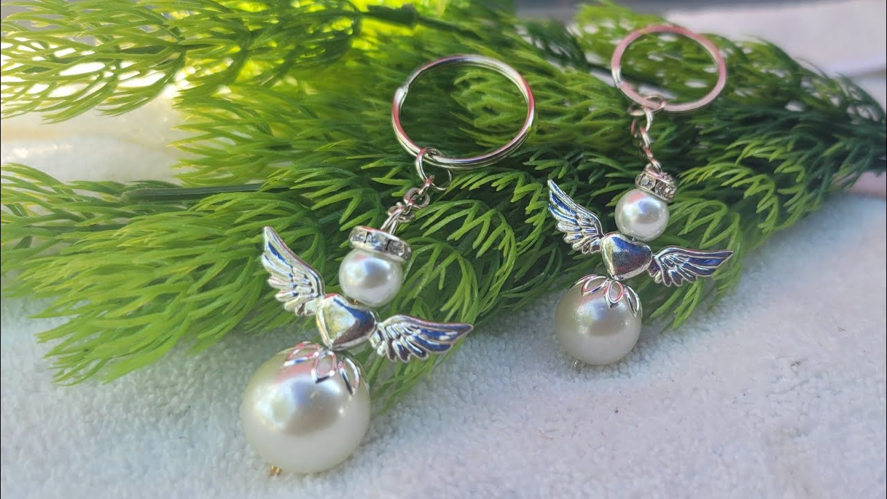 como hacer unos llaveros de angelitos con perlas