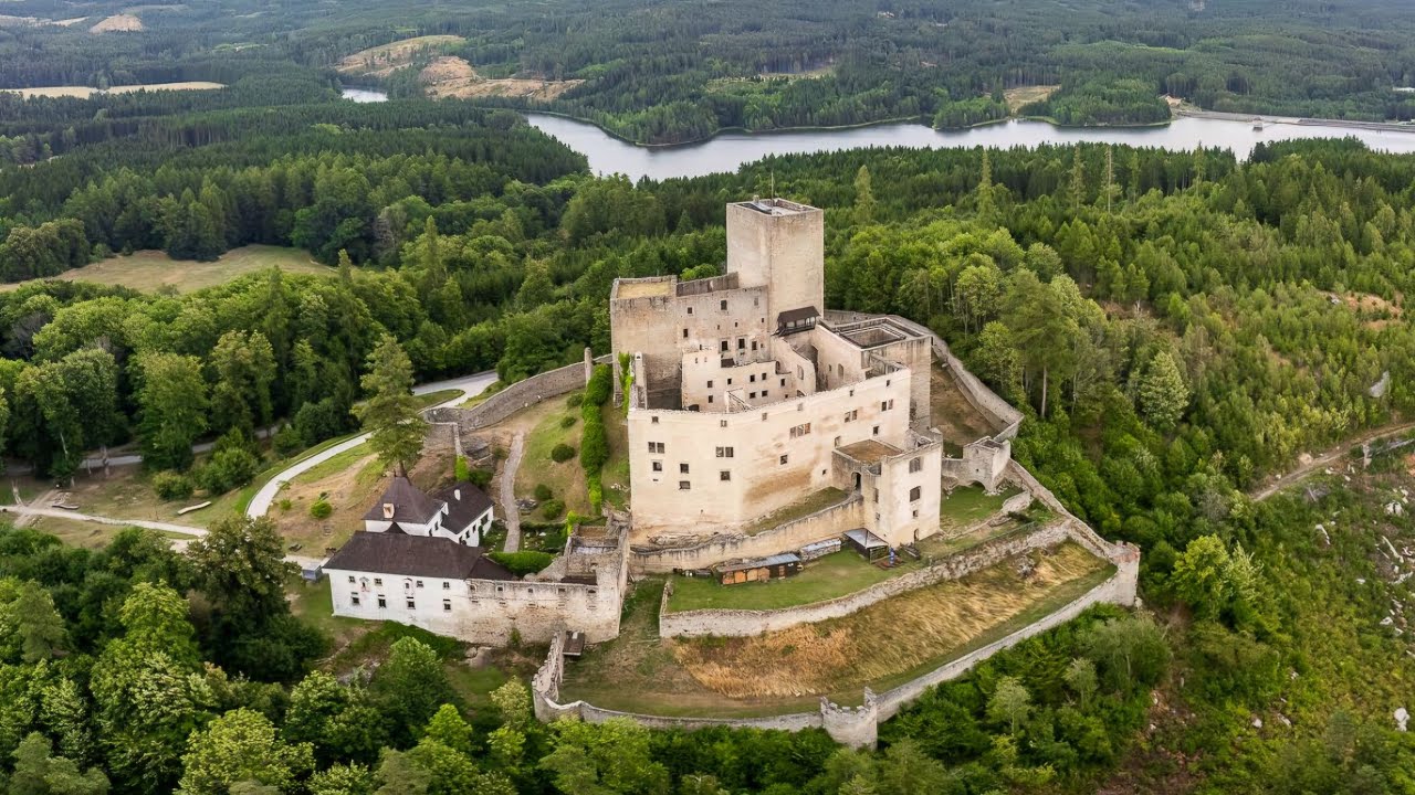 Hrad Land&scaron;tejn