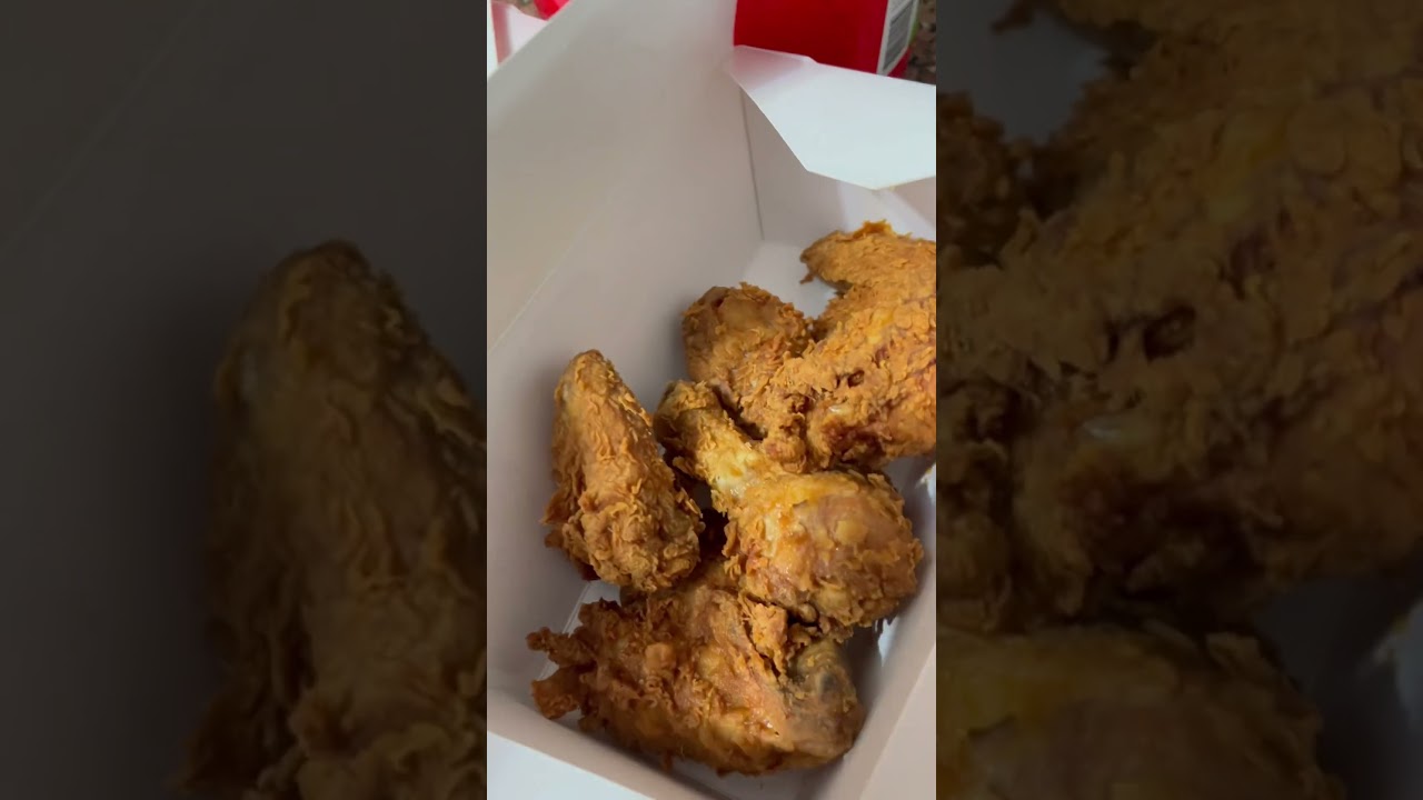 💥RED ROOSTER CHICKEN 💥#yummy #crunchy #chicken #redrooster #shorts #helenlifeinaustralia