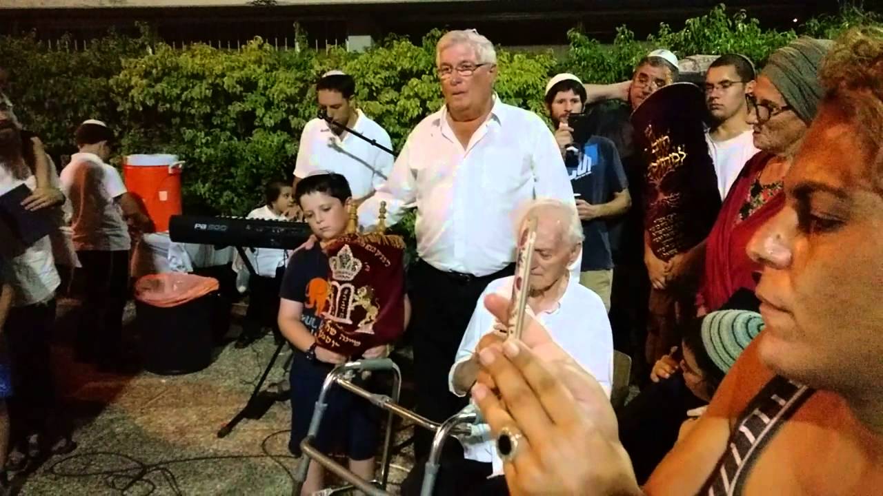 חנוך אלבלק בביצוע נדיר של ונתנה תוקף