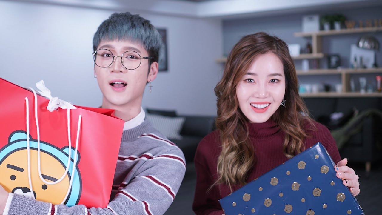 Christmas Gift Swap w/ Joankeem!🎄 - Edward Avila