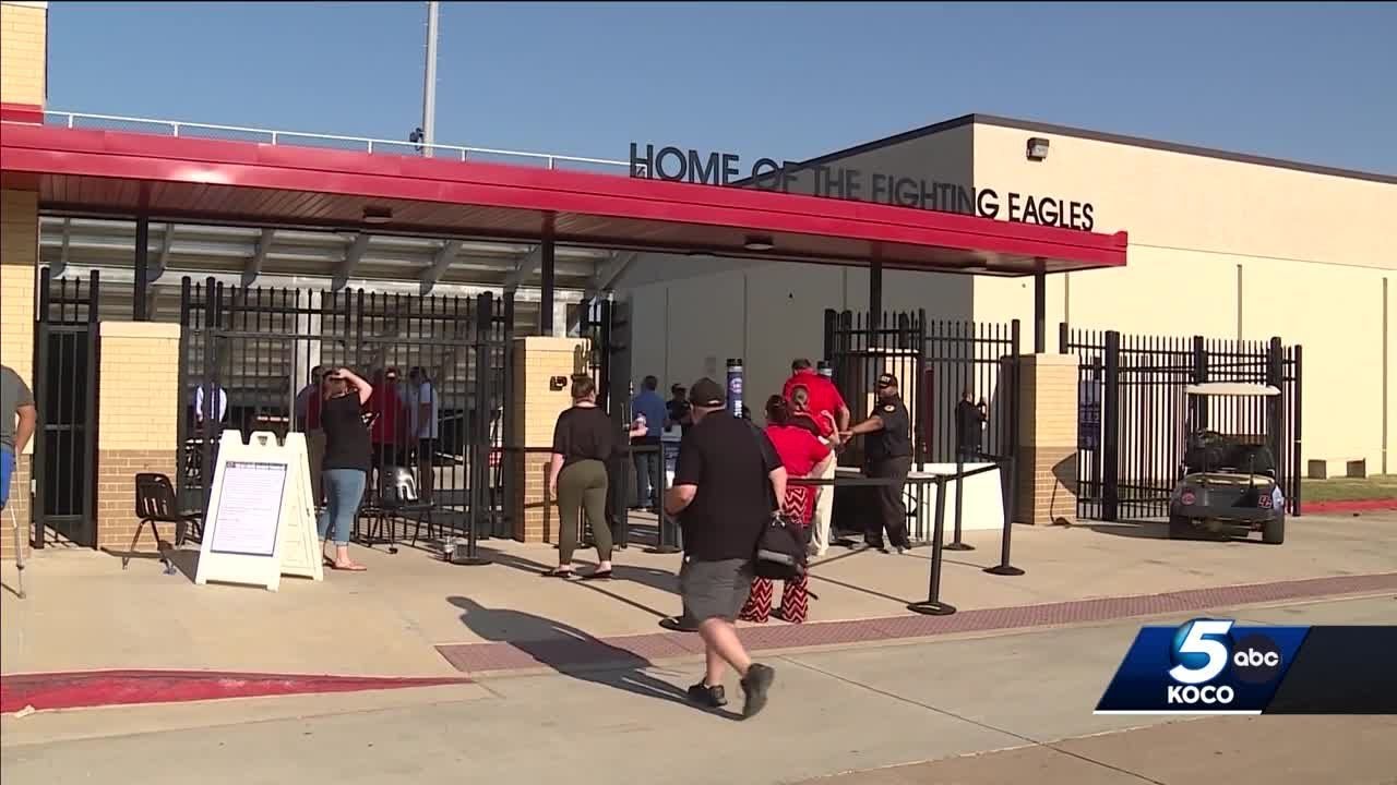 Del City football team back in action week after deadly shooting in Choctaw