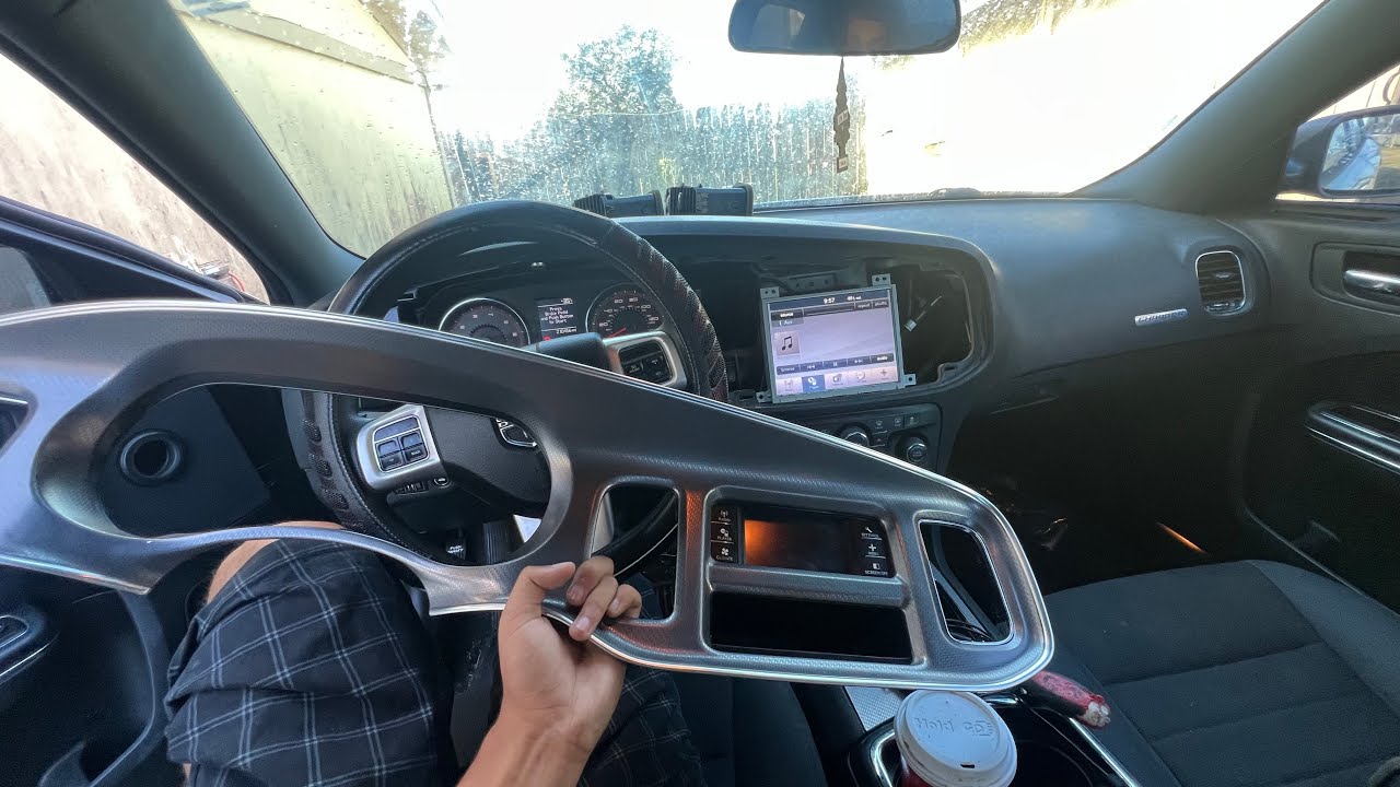 PUTTING A UCONNECT SCREEN ON MY 2ND GEN 