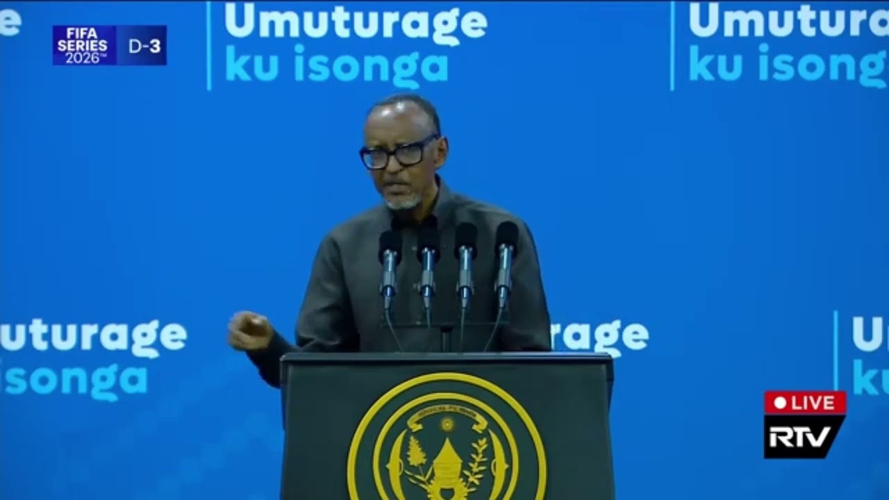 PEREZIDA KAGAME ASABYE KO ABARANGARANYE UMUBYEYI WARI UGIYE KUBYARA AGAPFA BAKURIKIRANWA MU BUTABERA