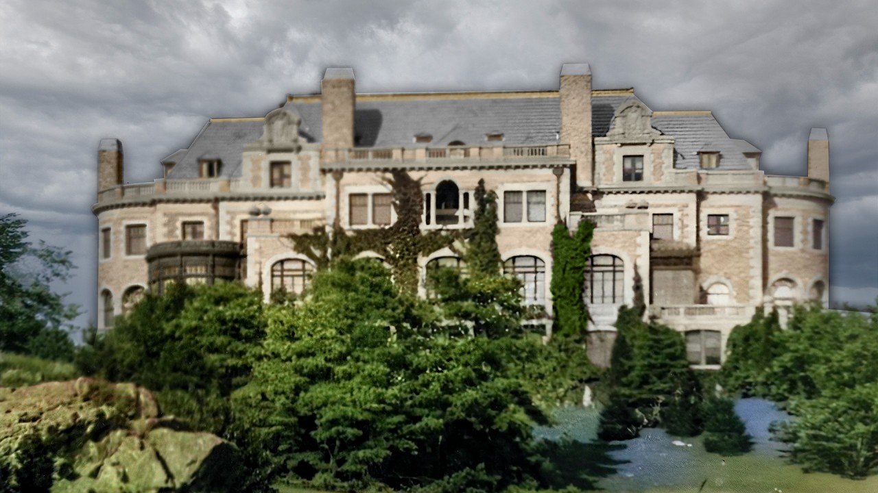 America's Secret Baron of Industry and His Many Mansions