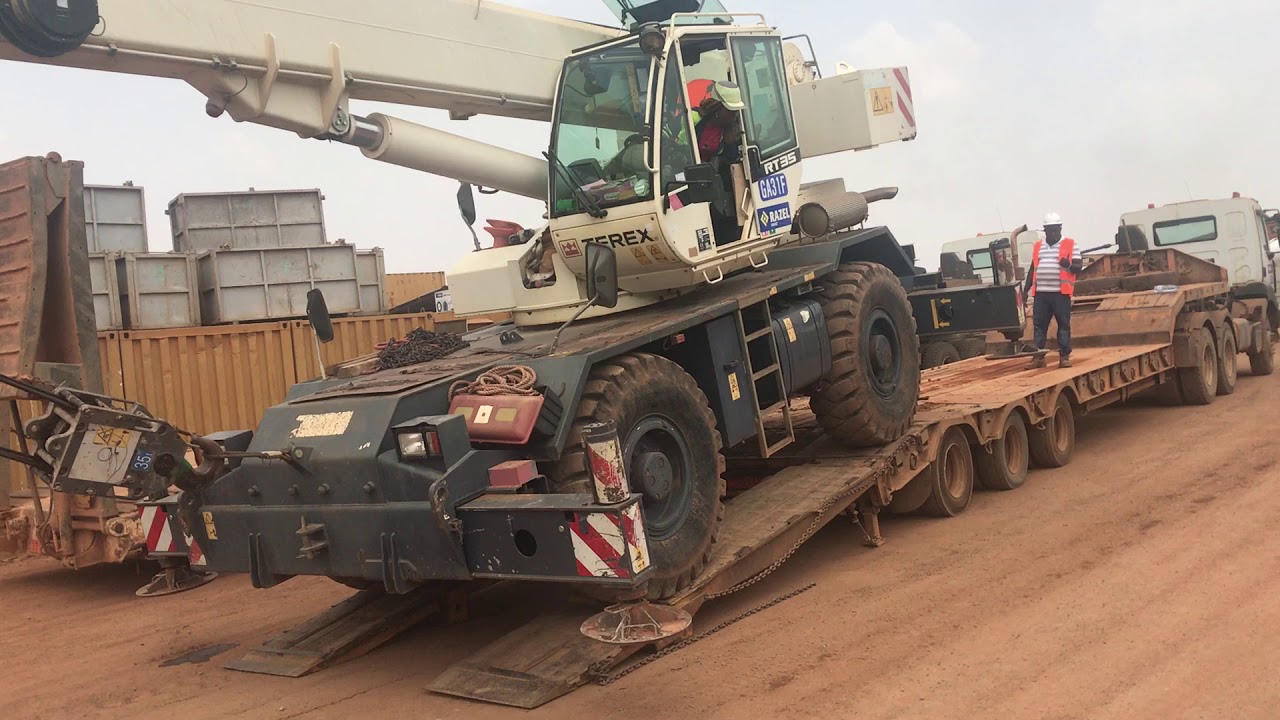 grue mobile sur porte char