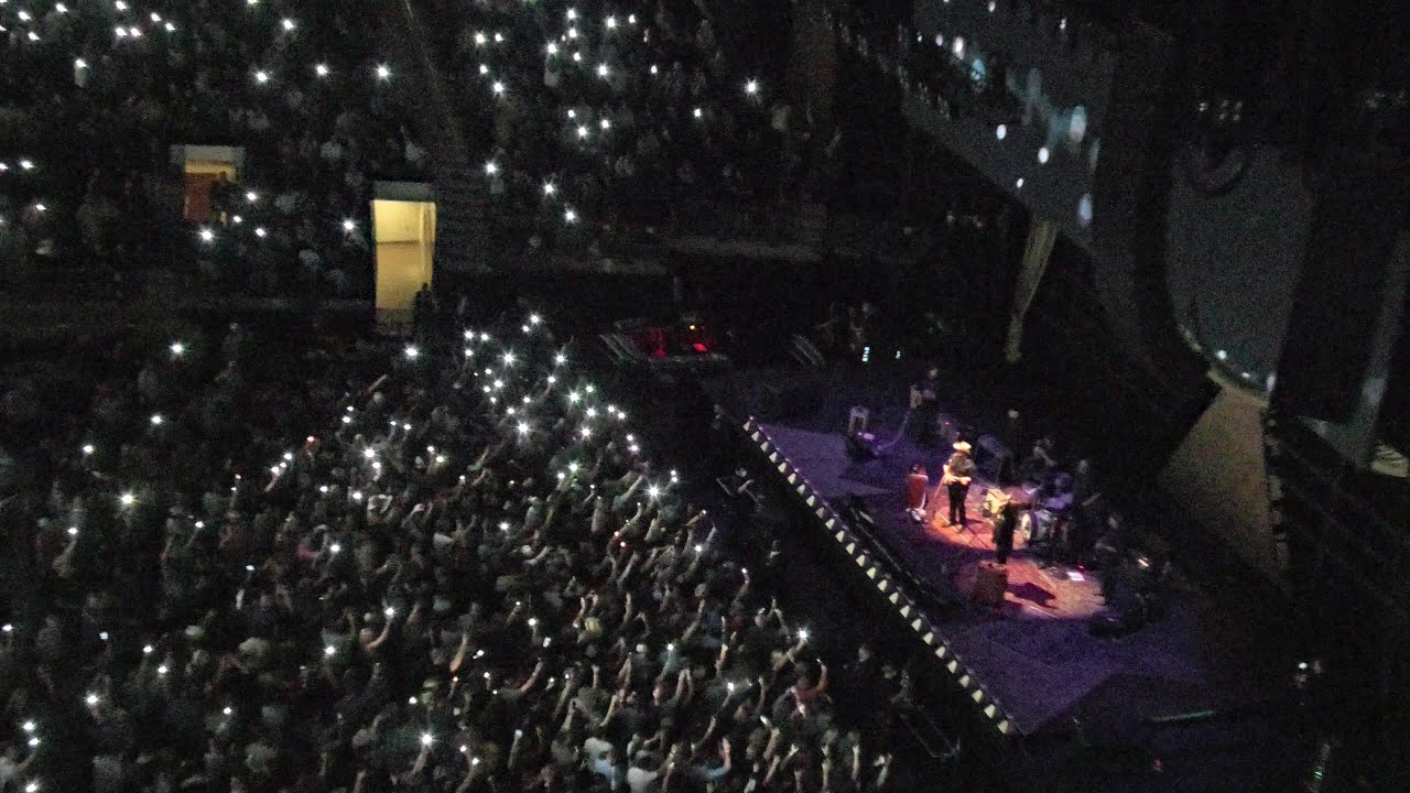 Chris Stapleton Fire Away (live) at MSG