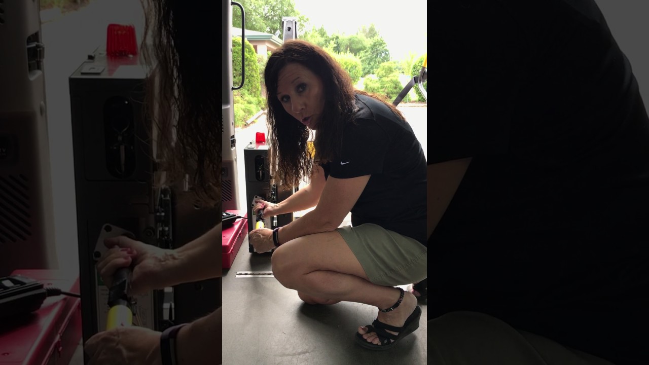Bethesda Manual Operation of a Wheelchair Lift