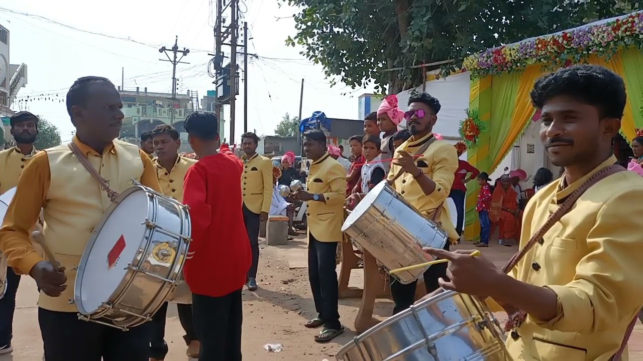 DEVDAS BAND (launi)  shree talkies chouk binba gate road Chandrapur mo. no. 9325542534