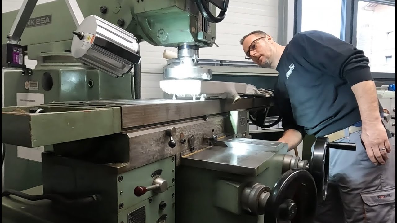 How we resurface a v8 flathead cylinder head on our Czech milling machine from 1982