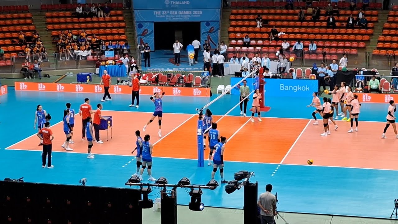 Women's Volleyball Vietnam & Myanmar warm up At Hua Mak Indoor Stadium Bangkok. 33rd SEA GAMES 2025