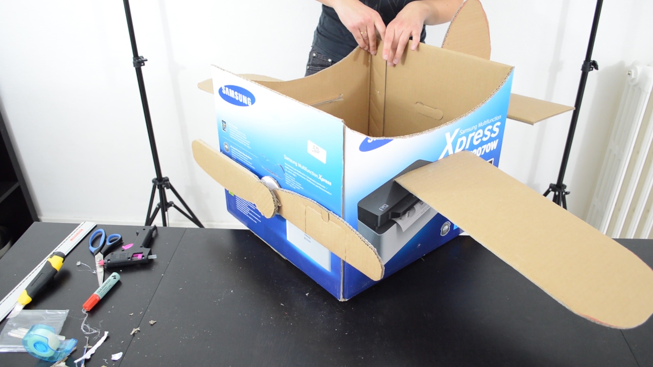 DIY : Réalisez un avion en carton pour votre enfant