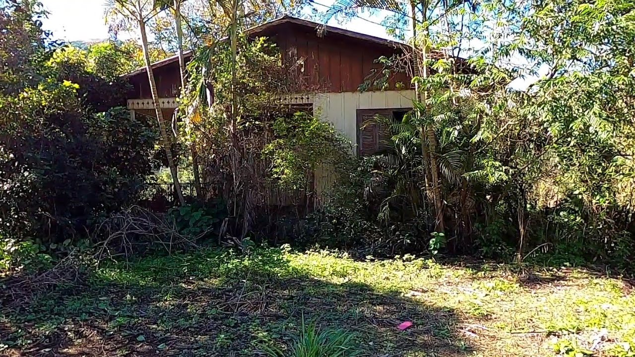 A FAMÍLIA SAI SEM DESTINO ABANDONANDO TUDO ATÉ OS MÓVEIS E ROUPAS FICARAM PARA TRÁS