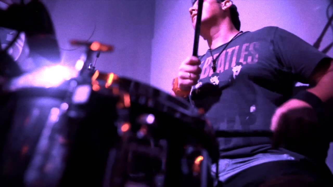 LOS SALMONES-EL ROCK AND ROLL DEL YESCA videoclip oficial