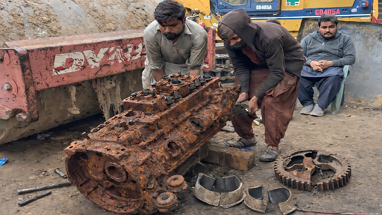 Incredible Road Roller Engine Restoration 🤯 | Fully Rusted & Destroyed Liner Kit Rebuilt Like