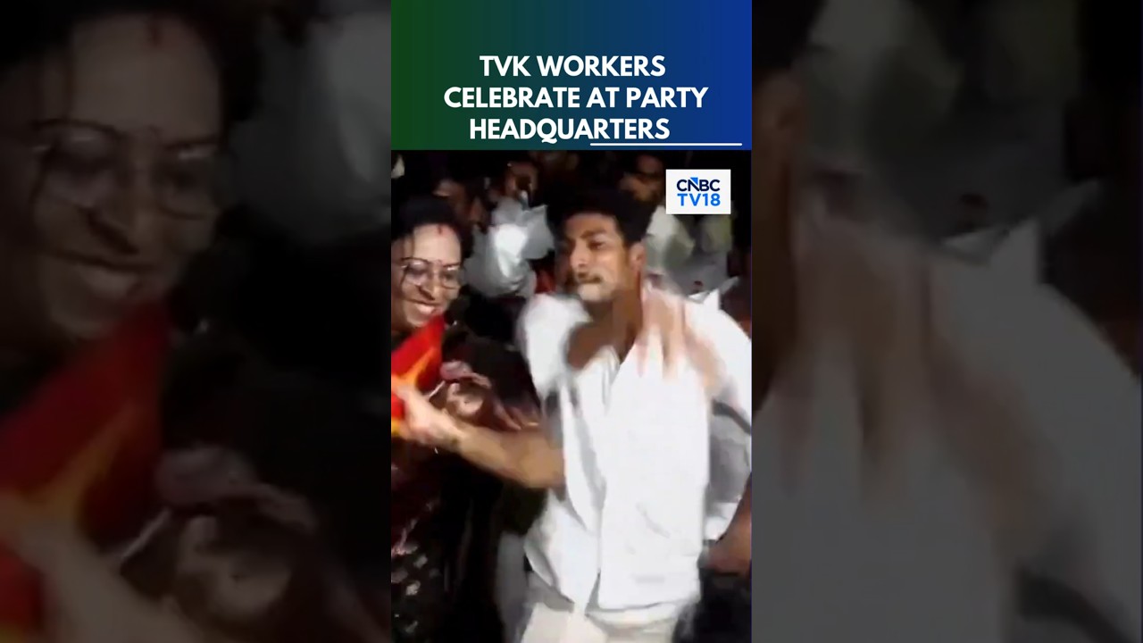 TVK Workers Celebrate at Party Headquarters in Anticipation Of Vijay&rsquo;s Swearing-in as TN CM | N18S