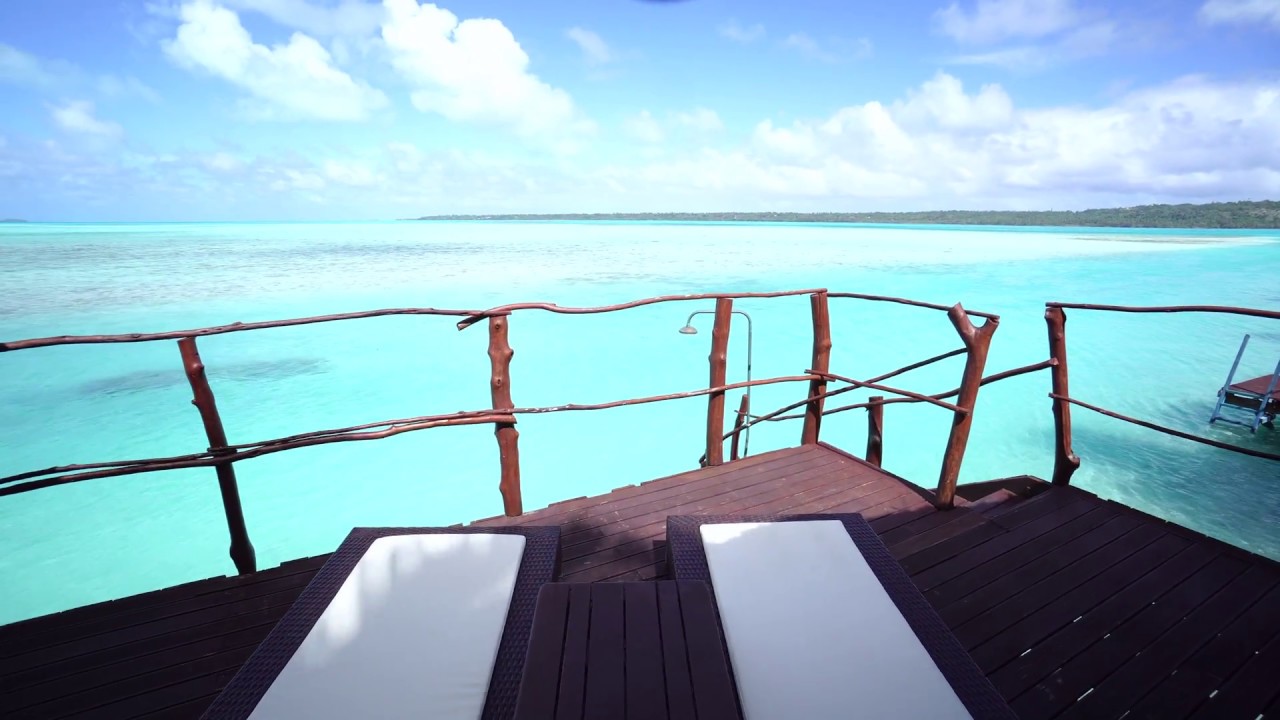 Overwater bungalow at the Aitutaki Lagoon Resort & Spa (Cook Islands) 4K
