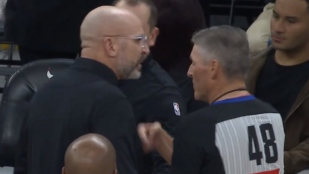 Jason Kidd has words for Scott Foster during timeout and gets instantly ejected 😳