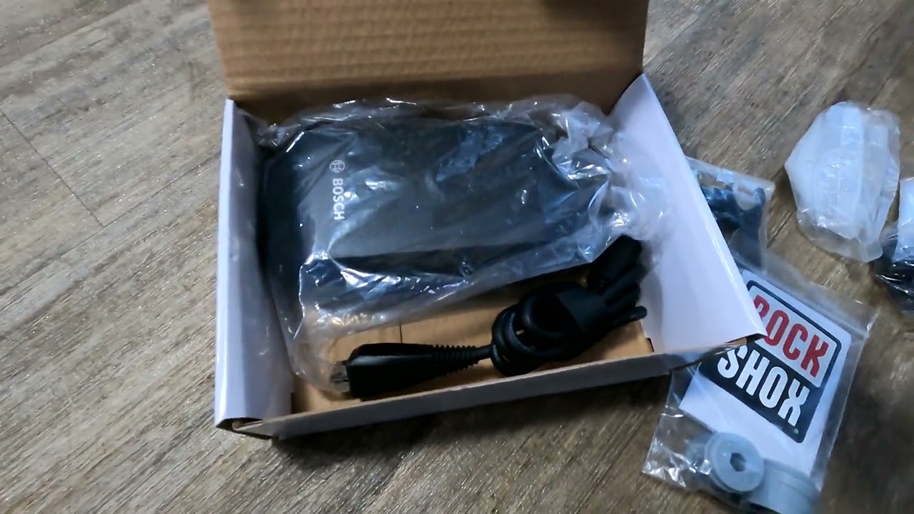 2023 Commencal Meta Power SX Bosch Race Chalk unboxing.
