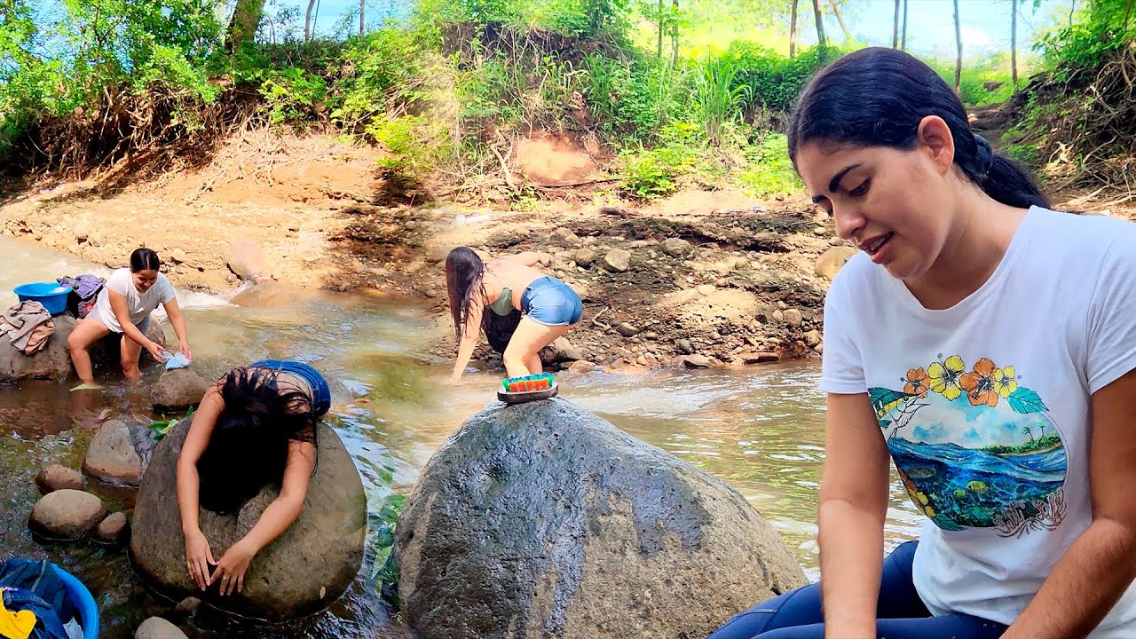 Joselin nos Cuenta Sobre su Sueño Frustrado 😯 Las Chicas no encuentran piedras para lavar!