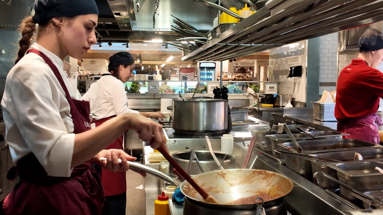 Crazy Italian Food Cooking 😱🍕