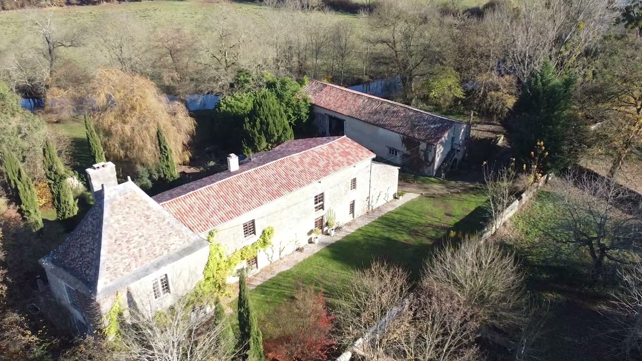 Fabulous renovated manor house for sale with parts dating to the 15th Century. &euro;530,000.