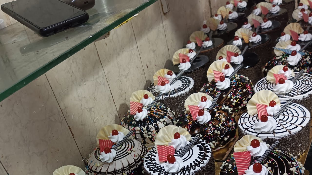ramji cake master is live! chocolate cake 1kg ka double cake decoration ideas cake video