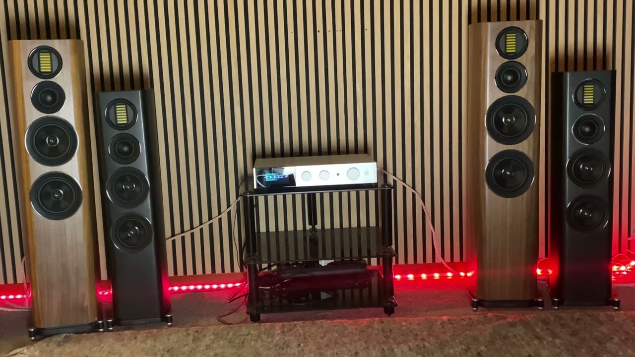 Soundtest - Wharfedale EVO 4.3 vs. EVO 4.4 - How big is the difference?