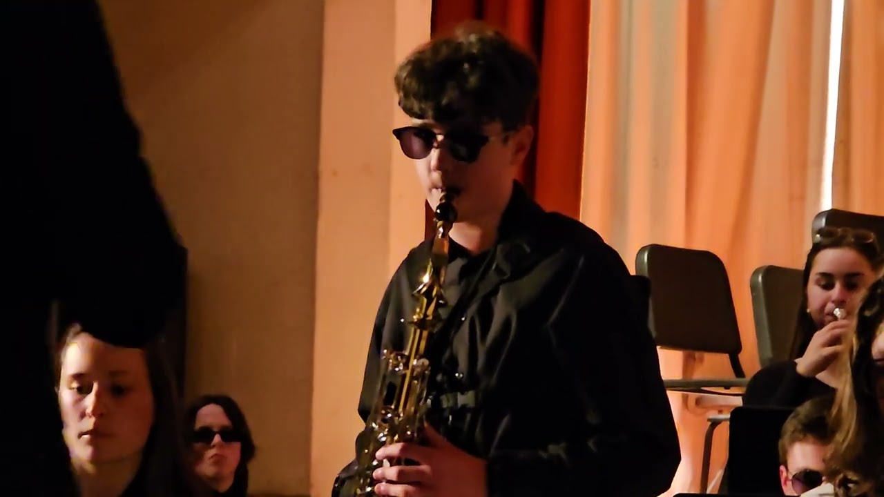 1,472 - Sax Solo during the Song Mr. V