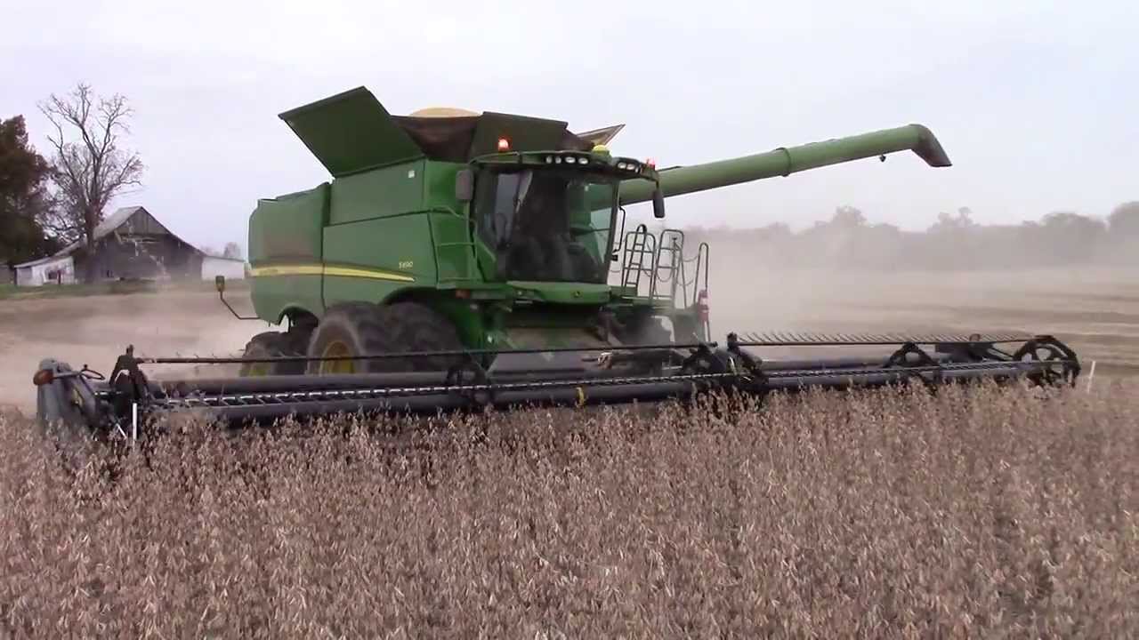 Four John Deere S690 Combines Harvesting Soybeans