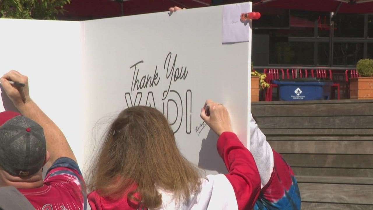 Cardinals fans can sign 'thank you' for Albert Pujols, Yadier Molina