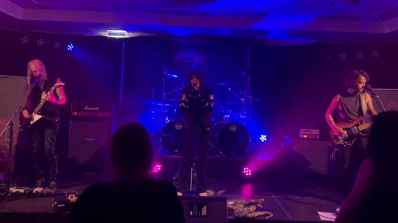 Velvet Viper Live