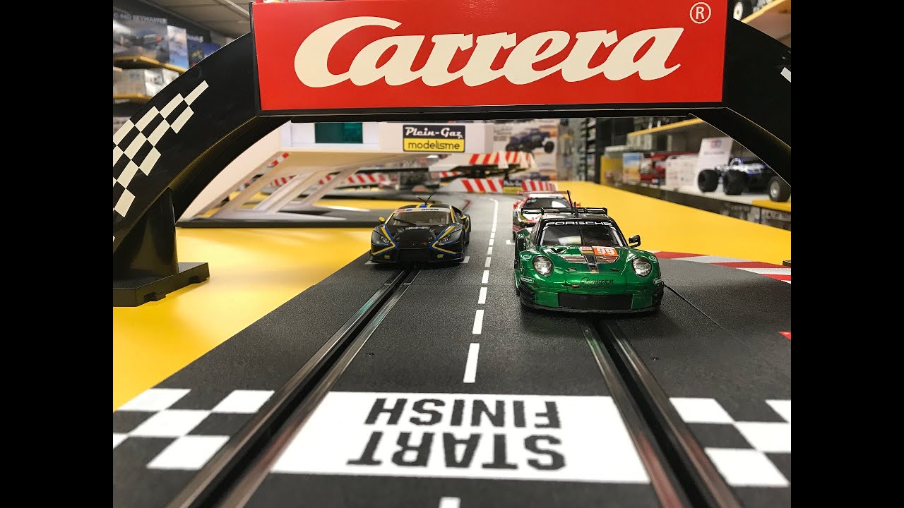 Circuit CARRERA DIGITAL 132 - GT Triple Power  Porsche 911, Lamborghini Huracan, Ferrari 488.