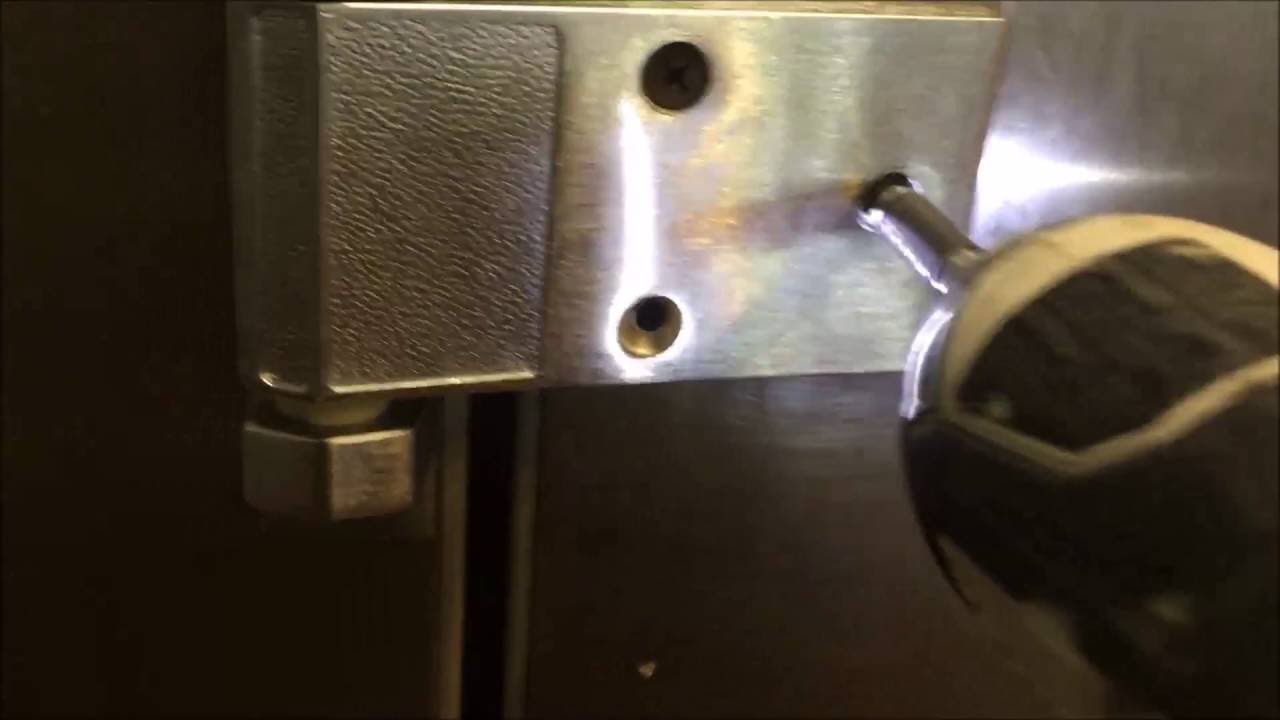 How to replace a Hinge for a walk in cooler door ( Kolpak walk in doors)