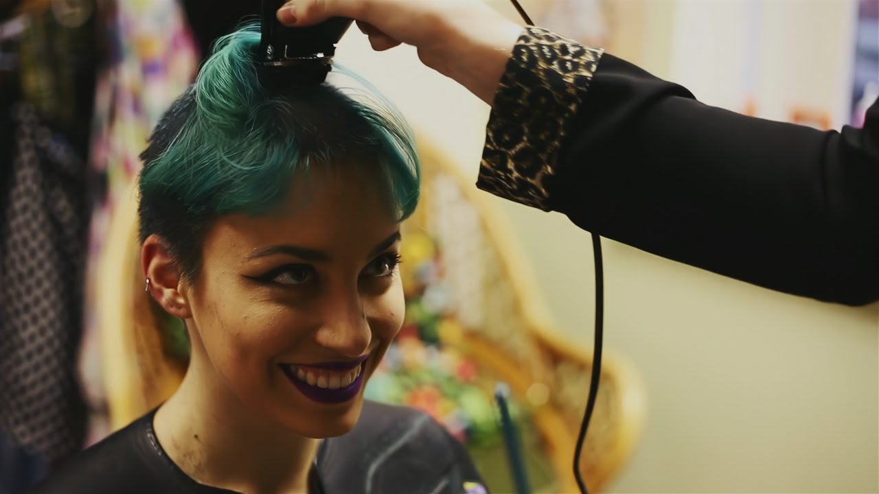 Miss Terri Murder shaves her head (4K remaster)