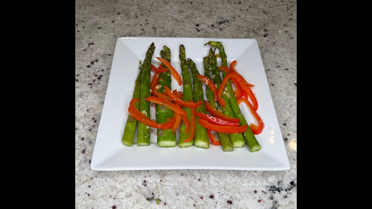 Delicious Asparagus with Garlic and Bell pepper