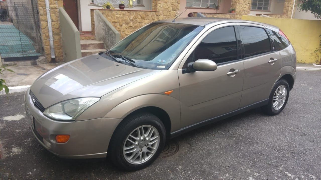 Vendo Ford Focus Ghia Mod. 2003 em excelente estado !