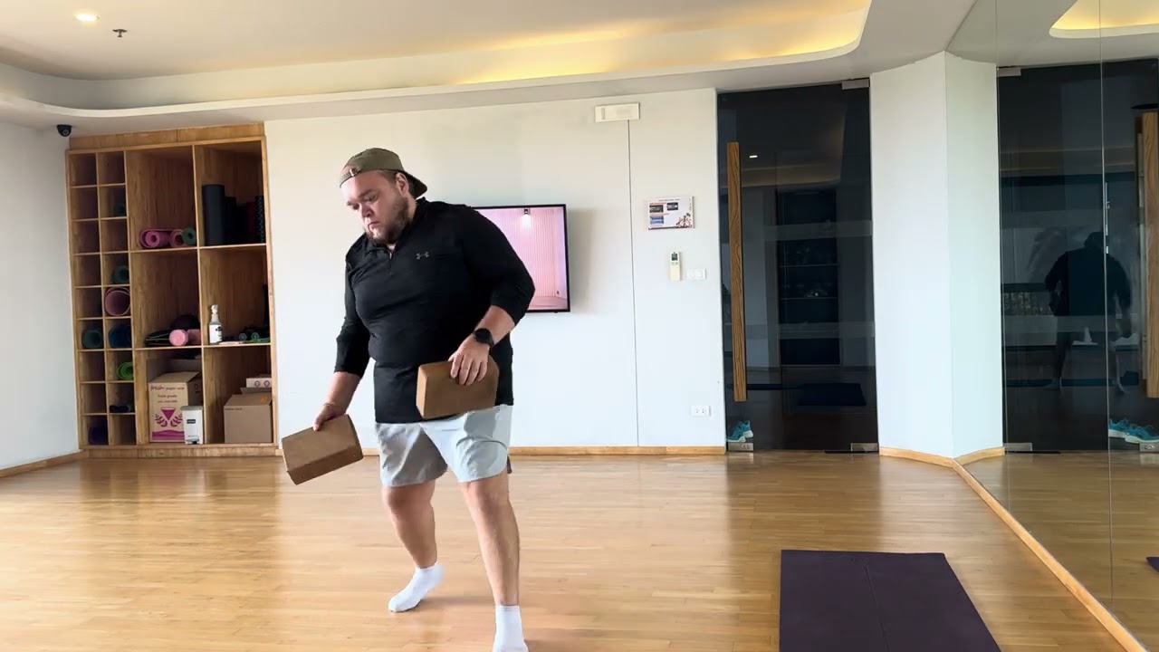 604 утренняя зарядка от тепло на диване 