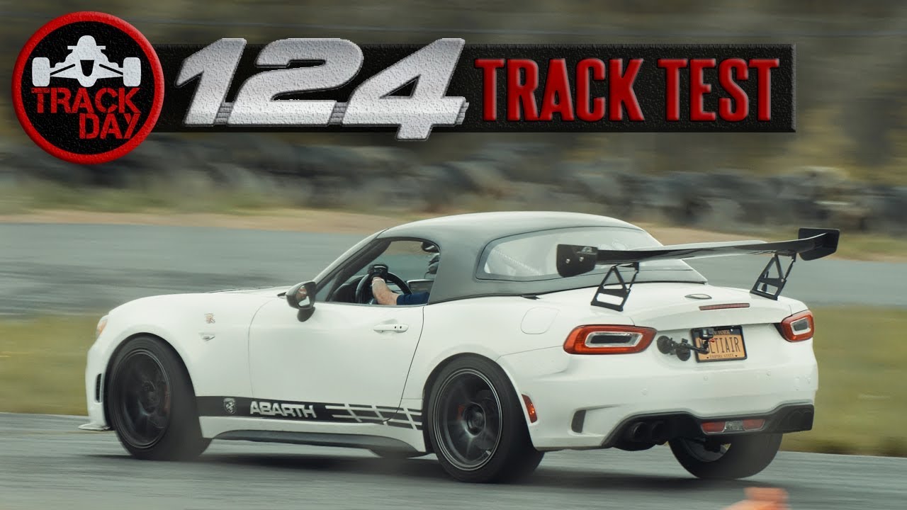 Гоночный трек Abarth 124 Spider мощностью 240 л.с., трасса для гоночного парка Englishtown Raceway.