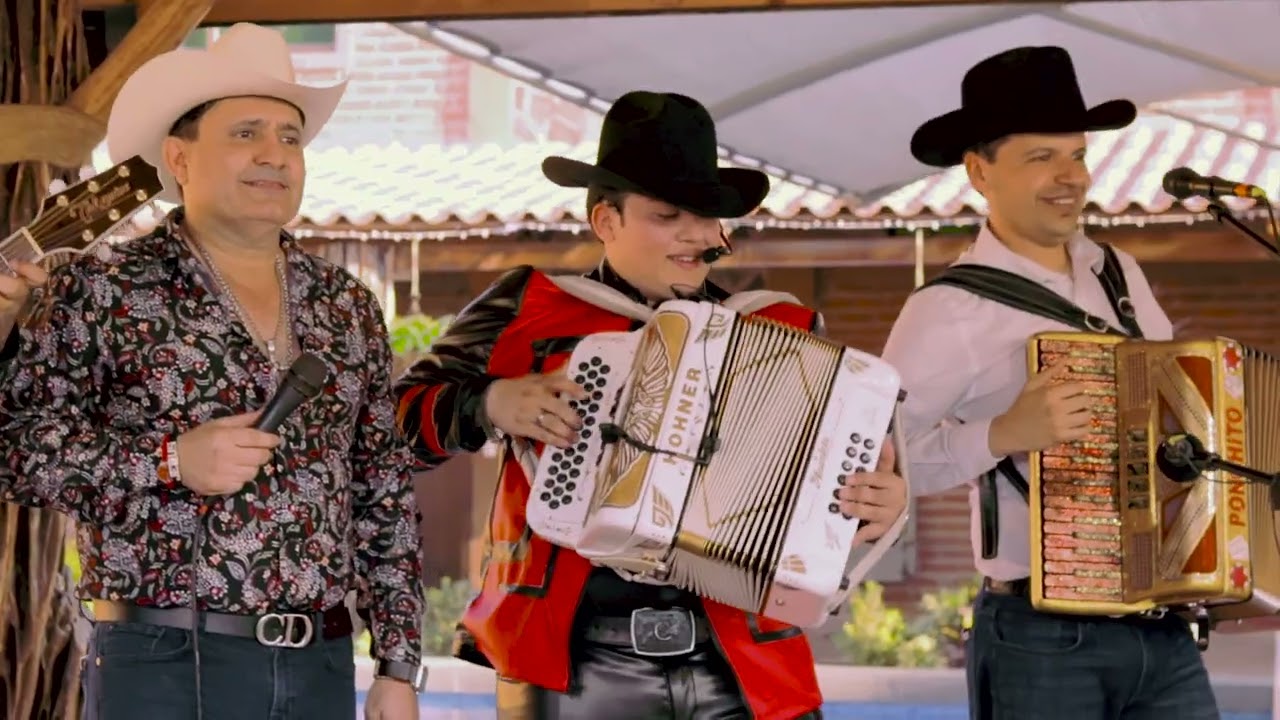 Las Uvas - El Lobito De Sinaloa Ft Alfonso Payan y Asociados Ft Los Charleños De Charly López